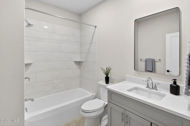 607 Vly Pointe Drive, Niskayuna, NY 12309