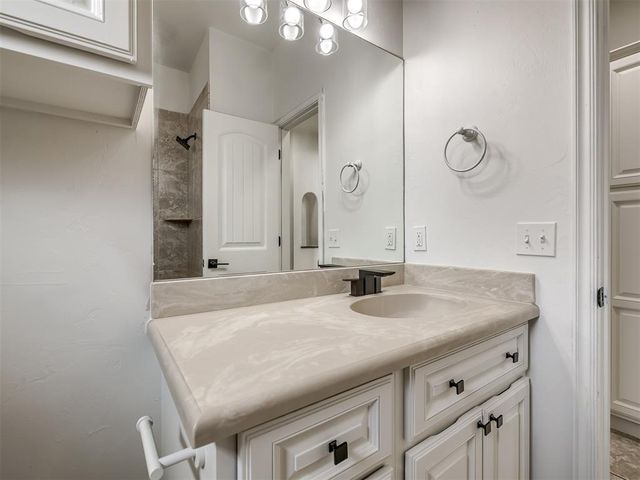 586 Montana Street, Jones, OK 73049