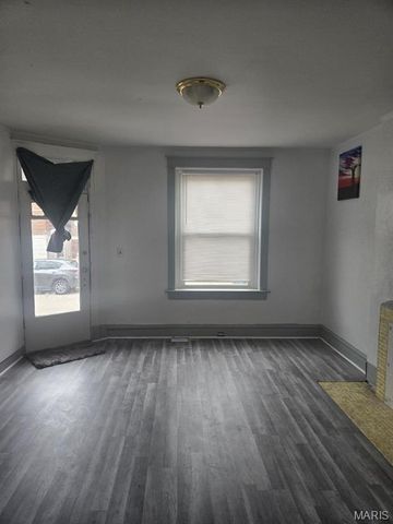 536 Eiler, St Louis, MO 63111