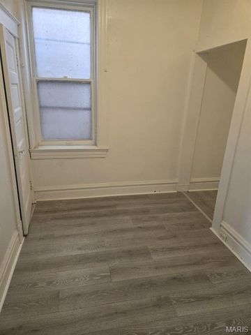 536 Eiler, St Louis, MO 63111