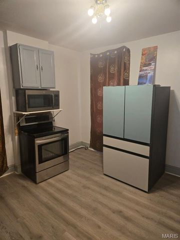 536 Eiler, St Louis, MO 63111
