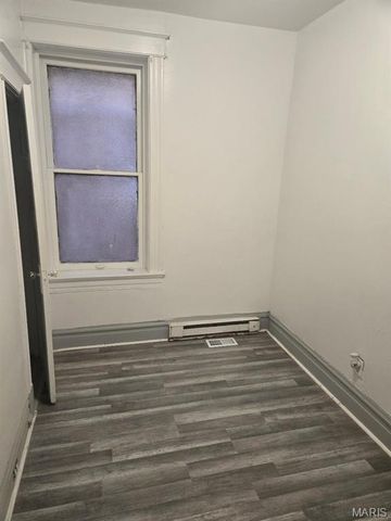 536 Eiler, St Louis, MO 63111