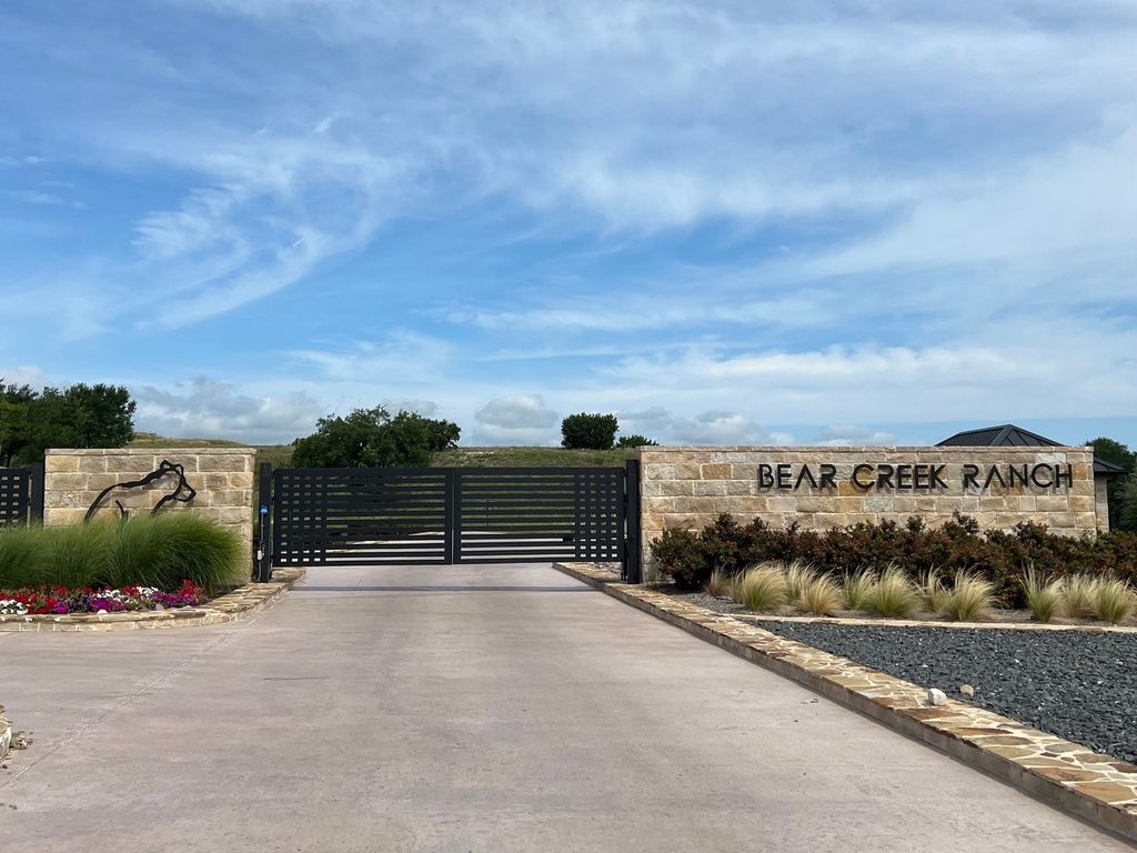 2043 Hidden Bluff Drive, Aledo, TX 76008