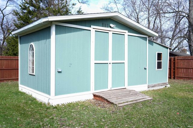 4064 E 175 N, Knox, IN 46534