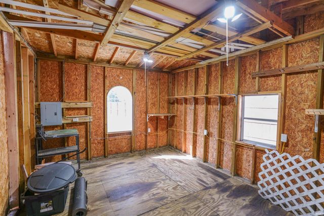 4064 E 175 N, Knox, IN 46534