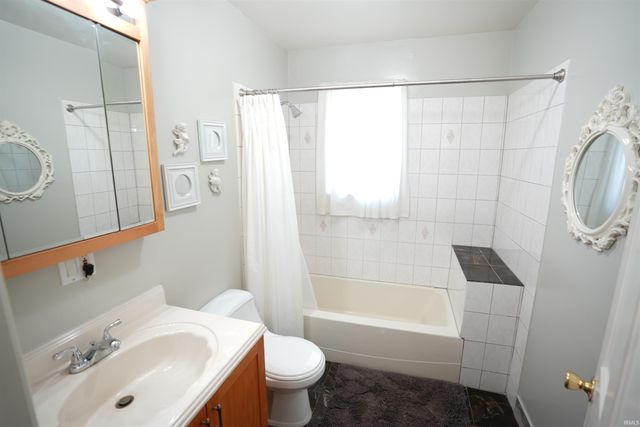 4064 E 175 N, Knox, IN 46534