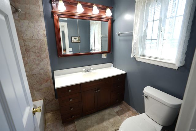 4064 E 175 N, Knox, IN 46534