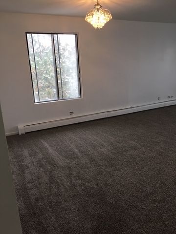 101 Gregory Street 12, Aurora, IL 60504