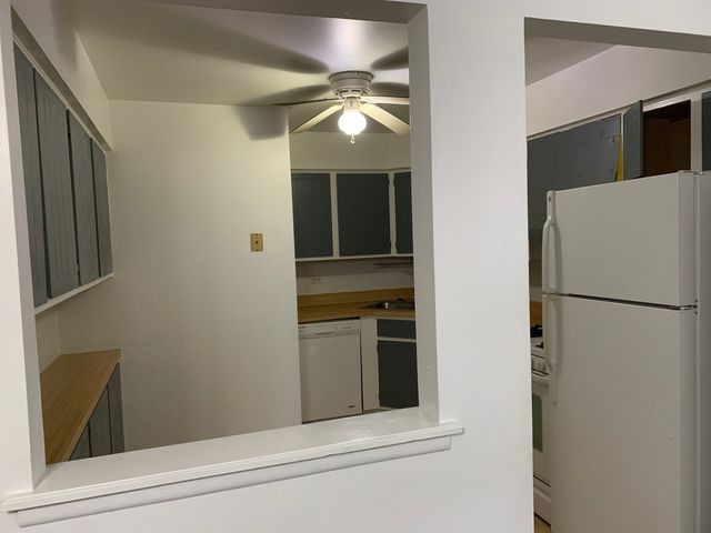 101 Gregory Street 12, Aurora, IL 60504