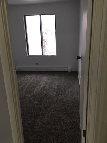 101 Gregory Street 12, Aurora, IL 60504