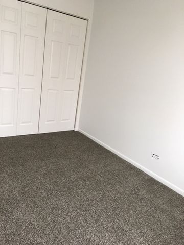 101 Gregory Street 12, Aurora, IL 60504