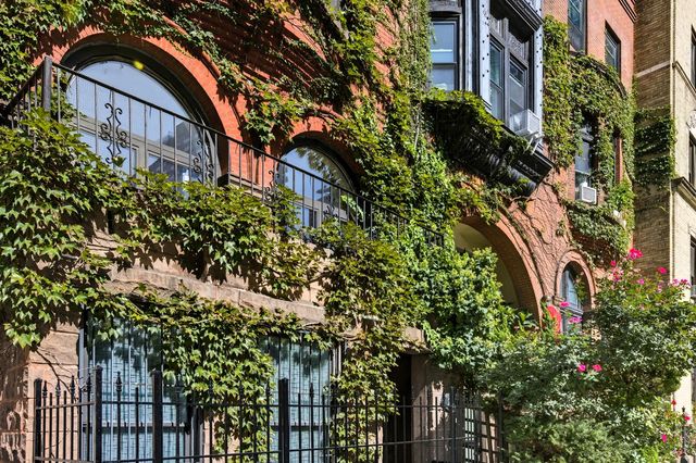 255 W 70th Street, New York City, NY 10023