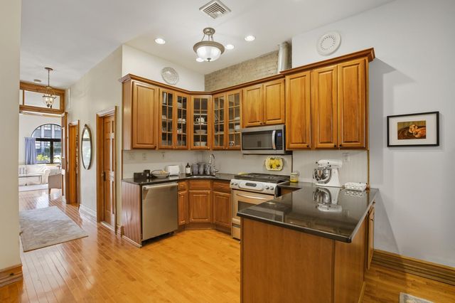 255 W 70th Street, New York City, NY 10023