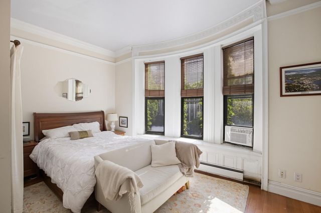 255 W 70th Street, New York City, NY 10023