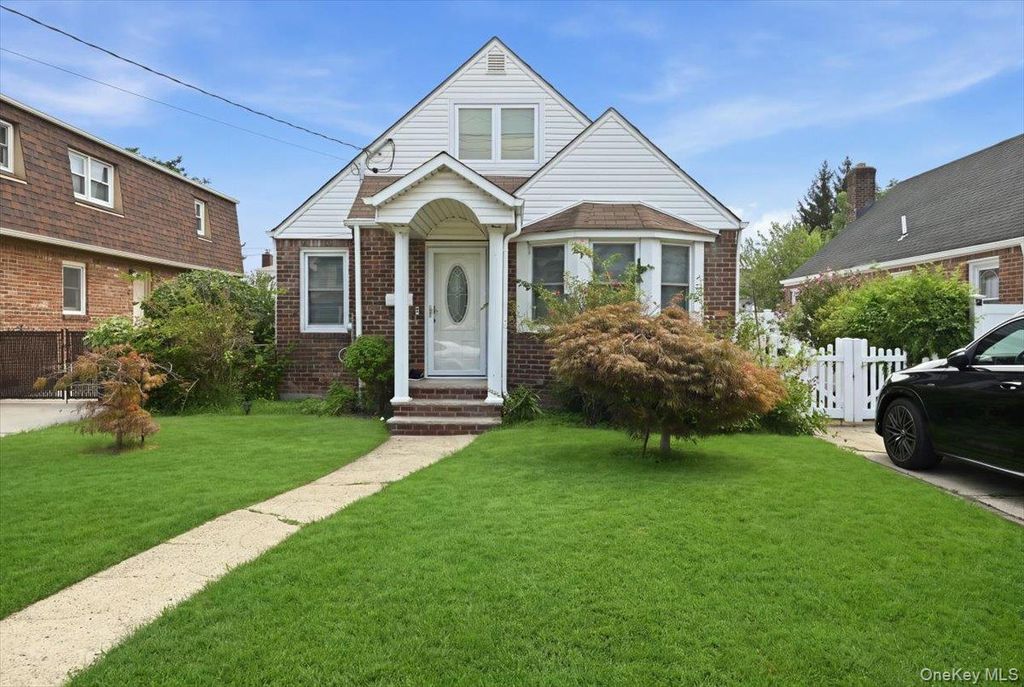 47 Fendale Street, Franklin Square, NY 11010 — exterior