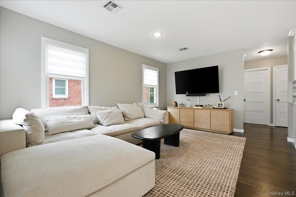 47 Fendale Street, Franklin Square, NY 11010 — photo 2