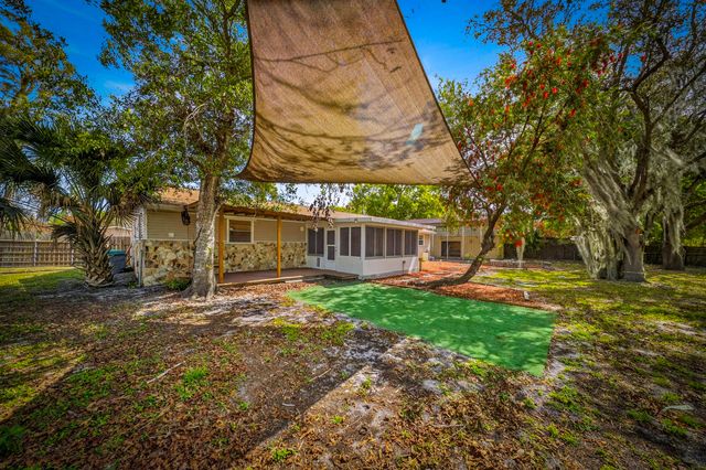 2927 Admiral Street, Fort Pierce, FL 34982