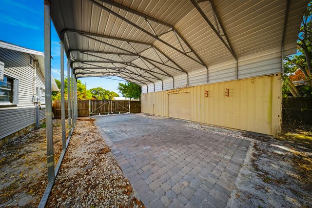 2927 Admiral Street, Fort Pierce, FL 34982