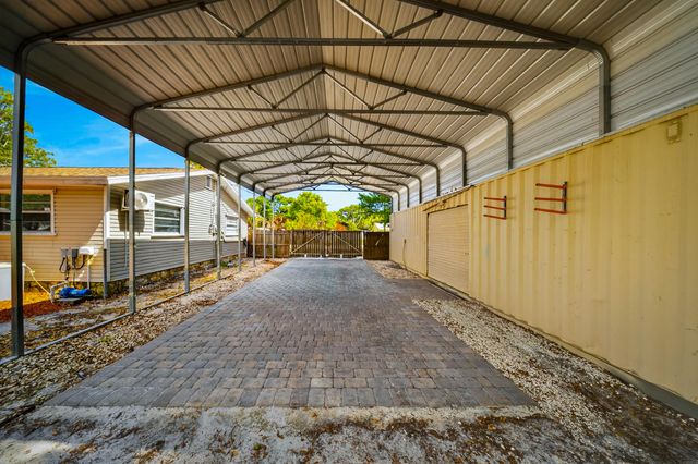 2927 Admiral Street, Fort Pierce, FL 34982