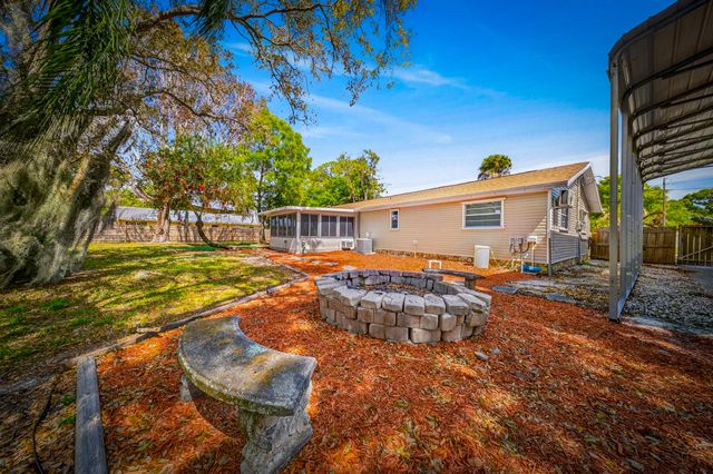 2927 Admiral Street, Fort Pierce, FL 34982