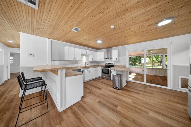 2927 Admiral Street, Fort Pierce, FL 34982