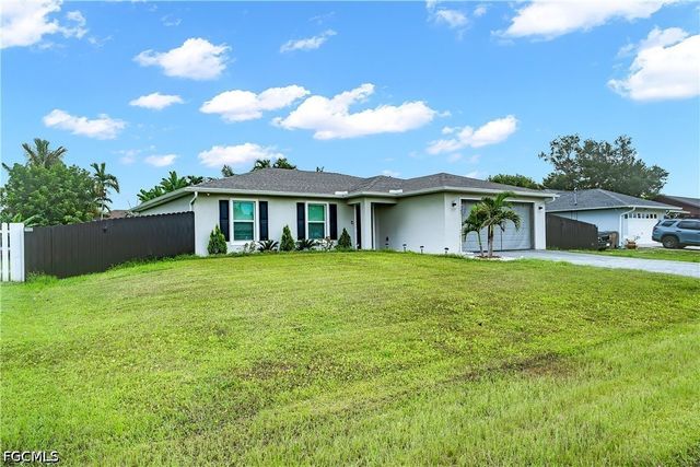1307 SW 13th TER, Cape Coral, FL 33991