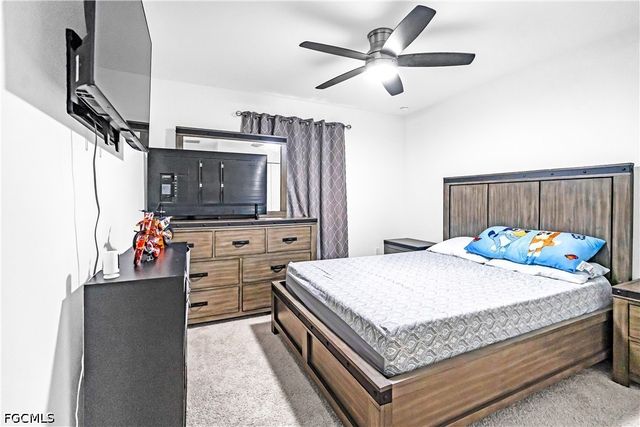 1307 SW 13th TER, Cape Coral, FL 33991
