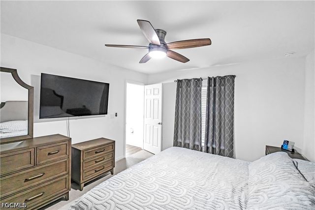 1307 SW 13th TER, Cape Coral, FL 33991