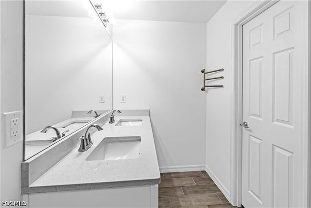1307 SW 13th TER, Cape Coral, FL 33991