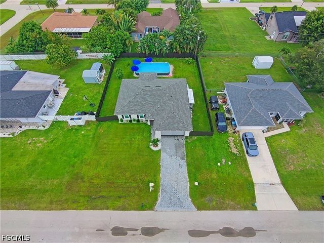 1307 SW 13th TER, Cape Coral, FL 33991
