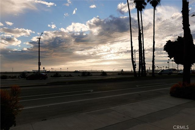 5267 E Ocean Boulevard, Long Beach, CA 90803