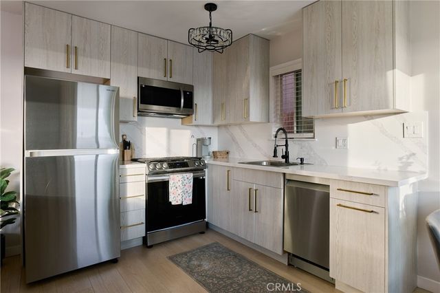 5267 E Ocean Boulevard, Long Beach, CA 90803