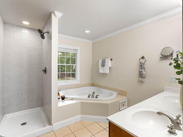453 Circle Road, Greer, SC 29651