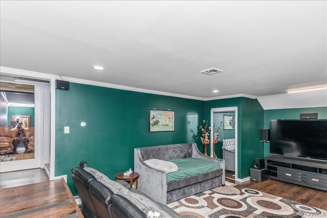 1091 Westminster Avenue, Dix Hills, NY 11746