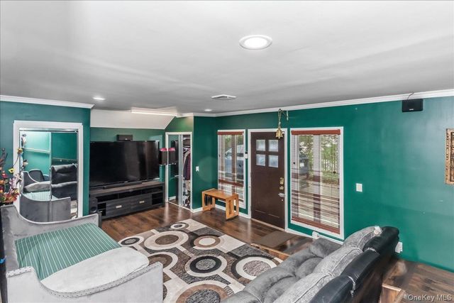 1091 Westminster Avenue, Dix Hills, NY 11746