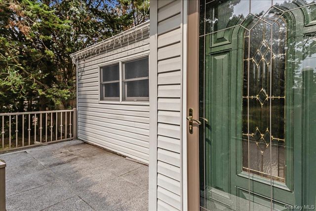 1091 Westminster Avenue, Dix Hills, NY 11746