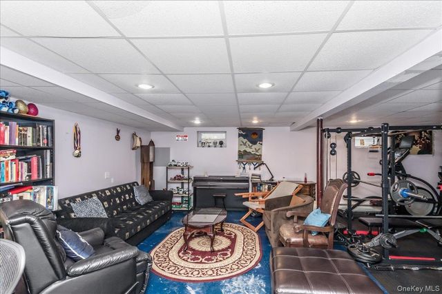 1091 Westminster Avenue, Dix Hills, NY 11746