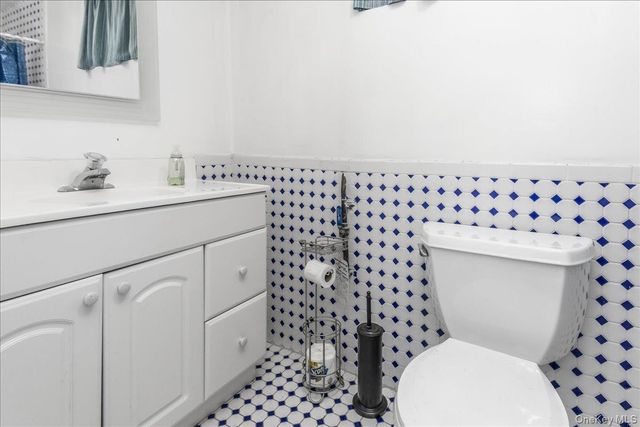 1091 Westminster Avenue, Dix Hills, NY 11746