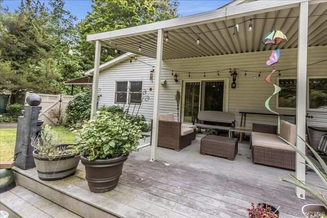 1091 Westminster Avenue, Dix Hills, NY 11746