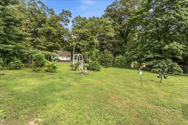 1091 Westminster Avenue, Dix Hills, NY 11746