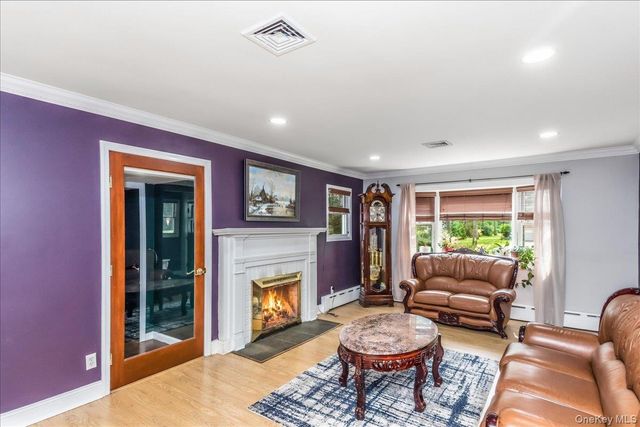 1091 Westminster Avenue, Dix Hills, NY 11746
