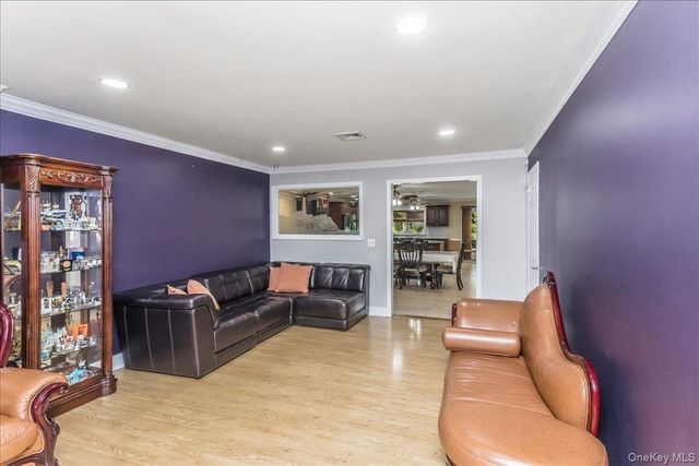 1091 Westminster Avenue, Dix Hills, NY 11746