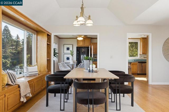 1087 1087 Hillside Dr, Martinez, CA 94553