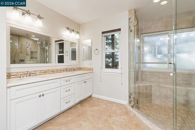 1087 1087 Hillside Dr, Martinez, CA 94553