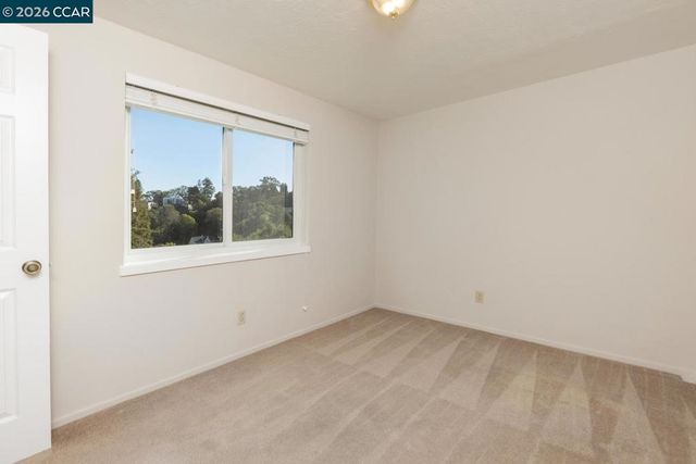 1087 1087 Hillside Dr, Martinez, CA 94553