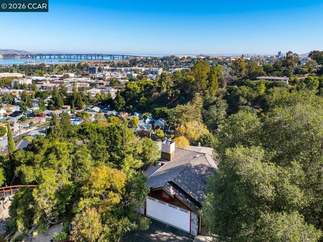 1087 1087 Hillside Dr, Martinez, CA 94553