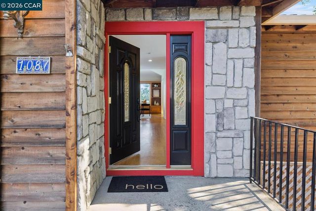 1087 1087 Hillside Dr, Martinez, CA 94553