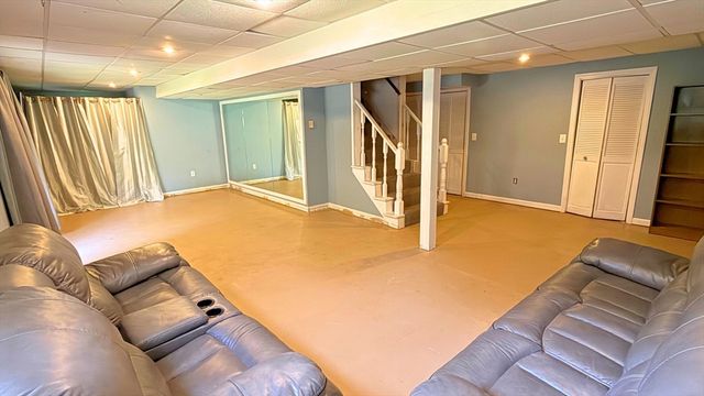 14 Indian Ridge Dr, Leominster, MA 01453