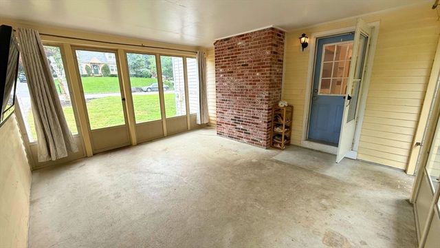 14 Indian Ridge Dr, Leominster, MA 01453