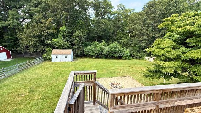 14 Indian Ridge Dr, Leominster, MA 01453